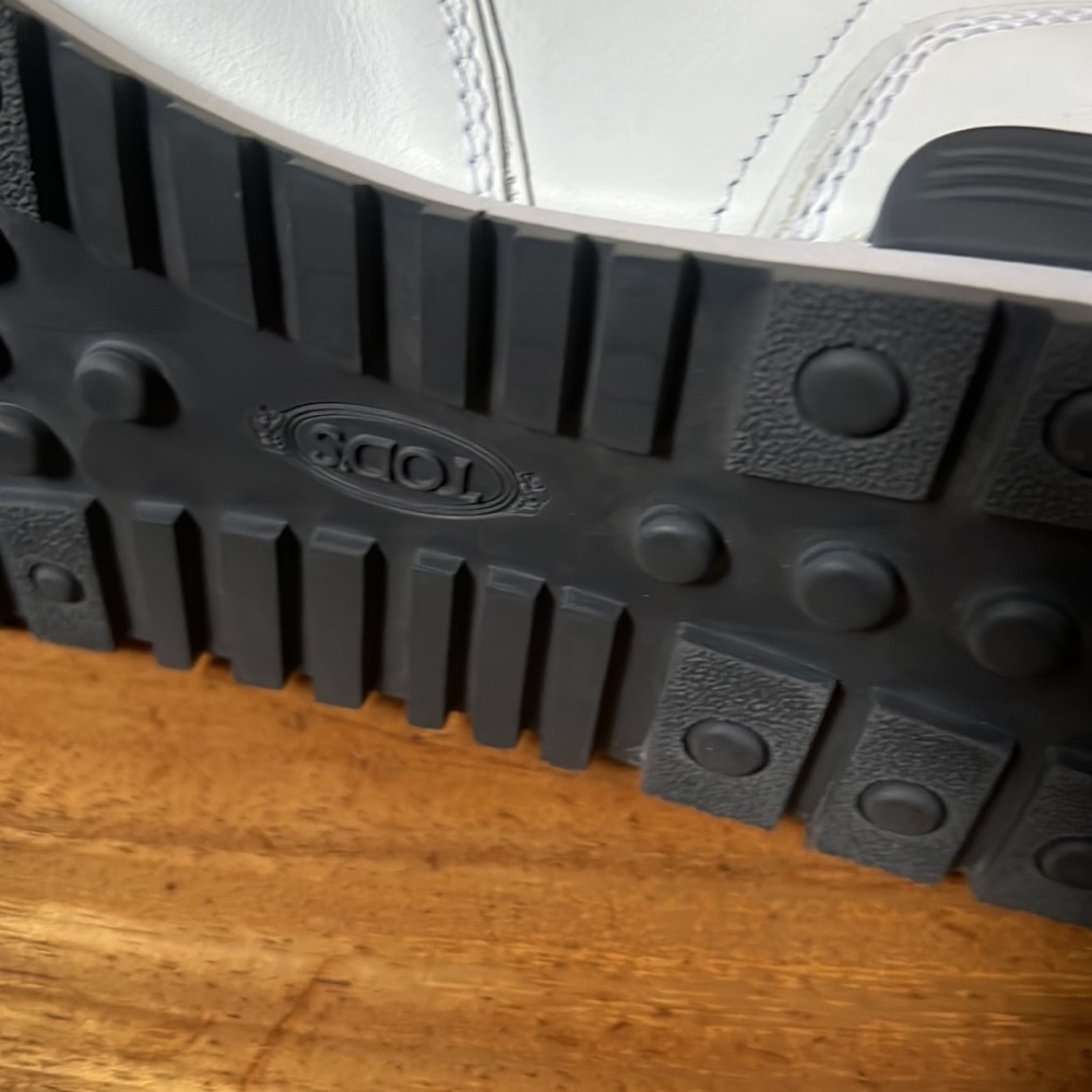 Tods - Picture 8 of 10